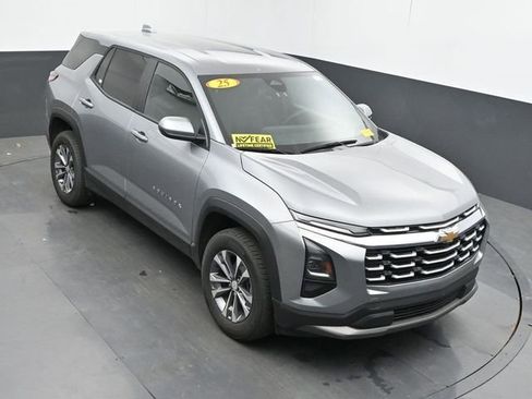 Used 2025 Chevrolet Equinox LT AWD/4WD image 12
