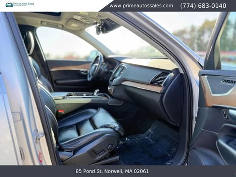 Used 2018 Volvo XC90 T8 Inscription w/ Convenience Package image 28