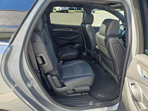 Used 2024 Buick Enclave Avenir w/ Avenir Technology Package image 25