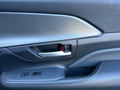 Used 2025 Toyota Grand Highlander AWD image 21