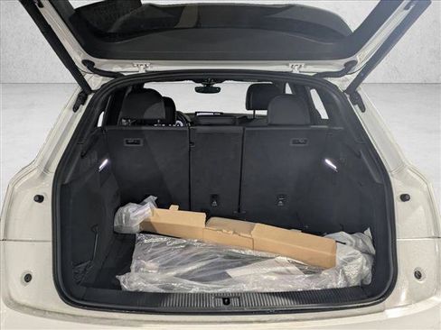 Certified 2025 Audi Q5 2.0T Premium Plus w/ Premium Plus Package image 5