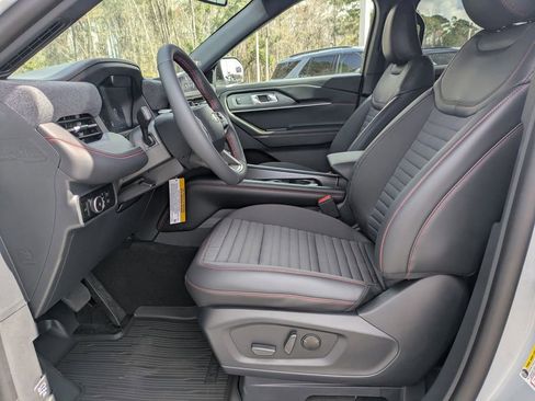 New 2026 Ford Explorer ST-Line w/ ST-Line Street Pack image 23