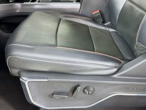 Used 2023 Ford F250 Lariat w/ Chrome Package image 24