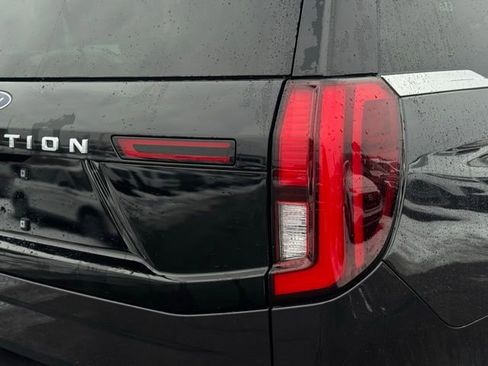 Used 2025 Ford Expedition Max Platinum image 6