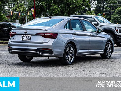 Used 2024 Volkswagen Jetta SE FWD image 6