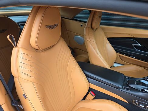 Used 2019 Aston Martin DB11 Volante image 20