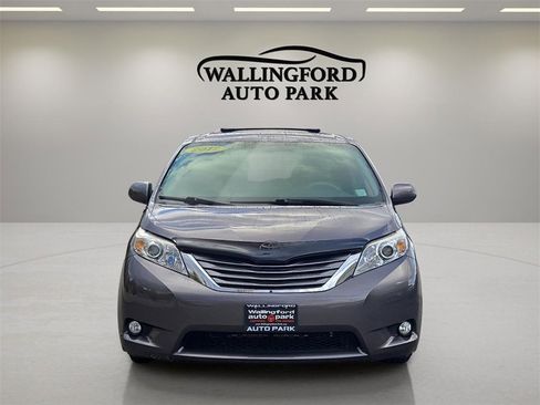 Used 2012 Toyota Sienna XLE image 2
