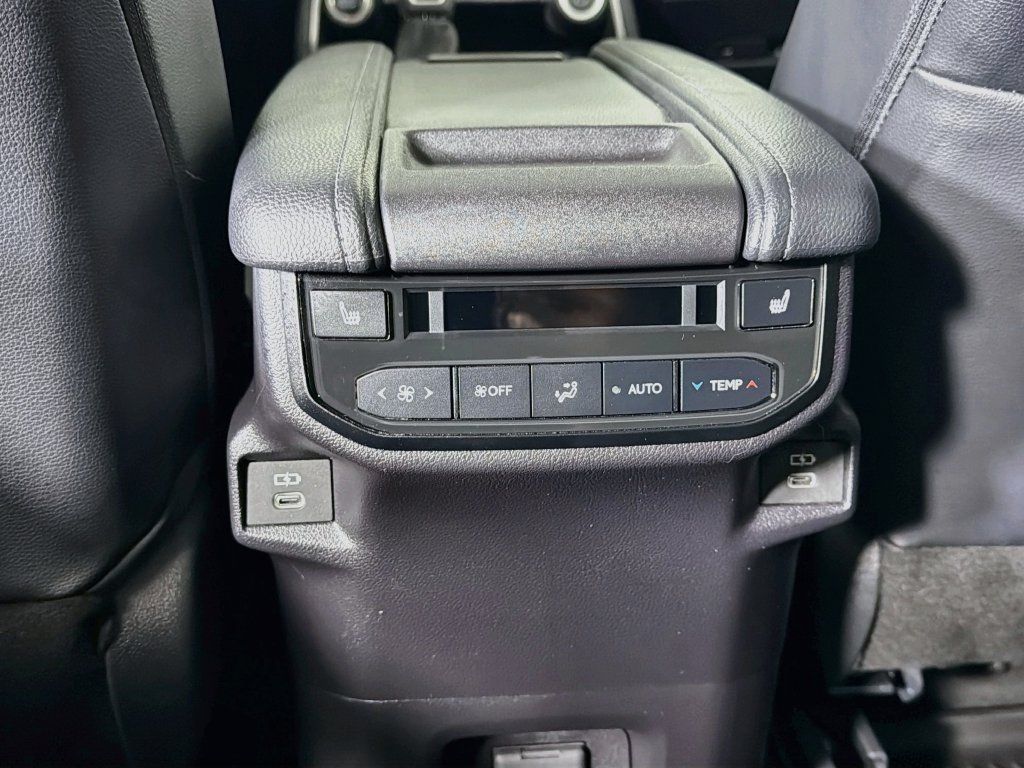 Used 2025 Toyota Grand Highlander AWD image 22