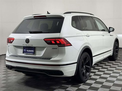 Used 2023 Volkswagen Tiguan SE R-Line image 10