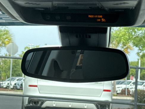 Used 2022 GMC Terrain SLT FWD image 25