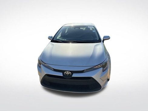 Used 2025 Toyota Corolla LE FWD image 2