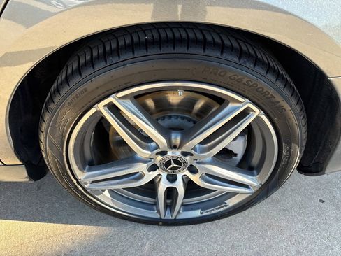 Used 2018 Mercedes-Benz E 400 4MATIC Sedan image 22