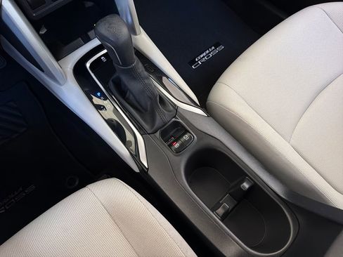 Used 2024 Toyota Corolla Cross LE image 25