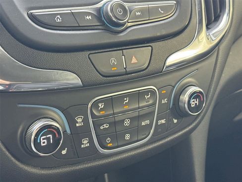 Used 2023 Chevrolet Equinox LT image 18