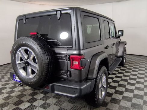 Used 2018 Jeep Wrangler Unlimited Sahara AWD/4WD image 5