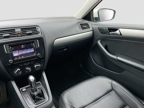 Used 2017 Volkswagen Jetta SE FWD image 22