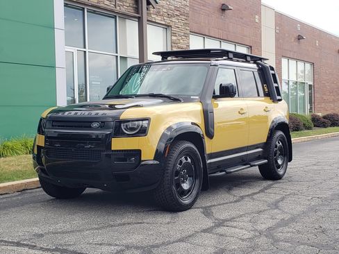 New 2026 Land Rover Defender 110 AWD/4WD image 1