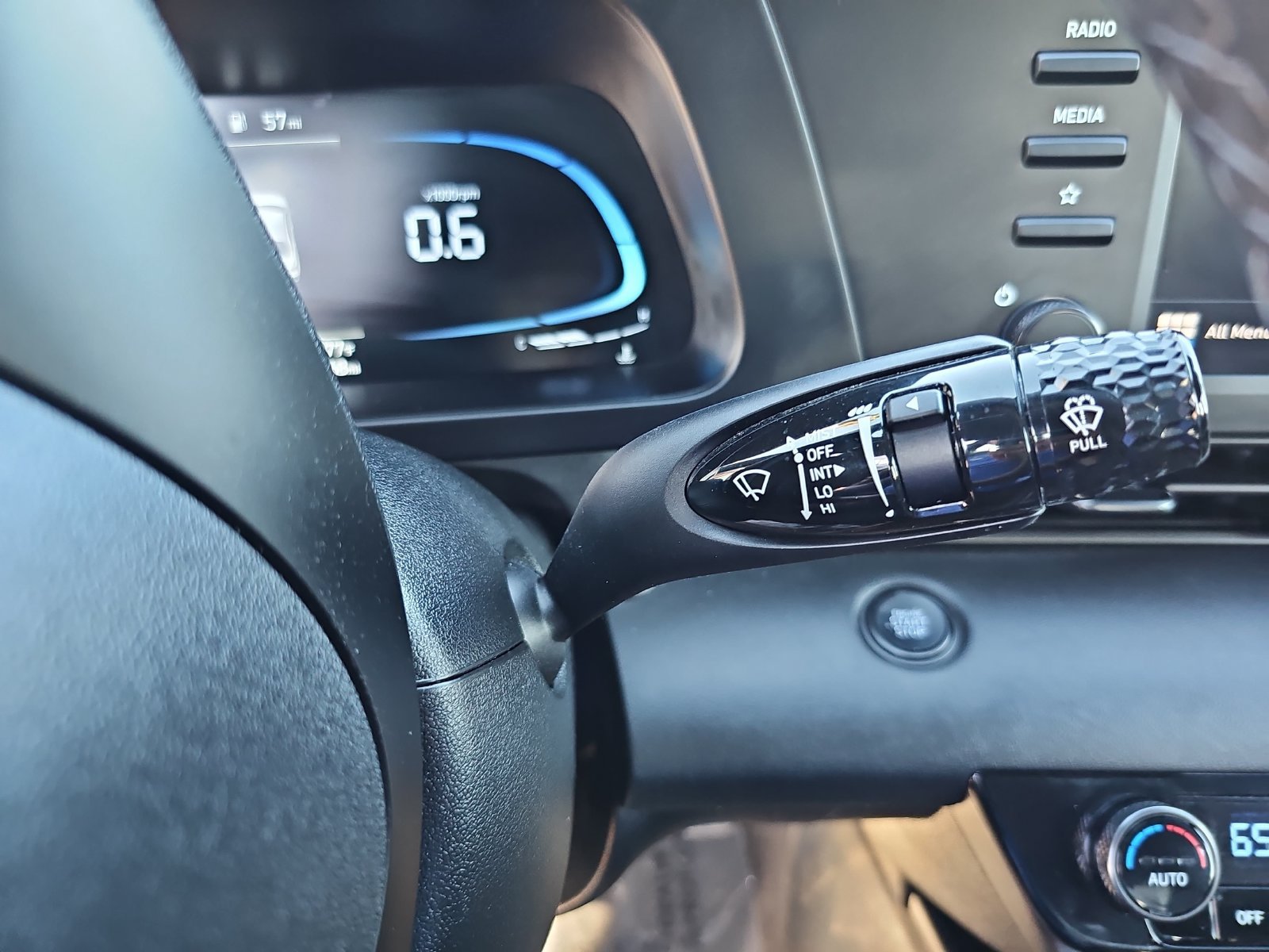 Certified 2025 Hyundai Elantra Sport FWD image 18