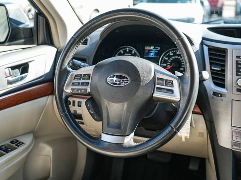 Used 2014 Subaru Outback 2.5i Limited w/ Accessory Value Package (OY1) AWD/4WD image 15