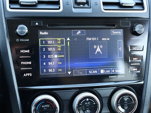 Used 2017 Subaru Forester 2.5i Premium w/ All-Weather Package image 25