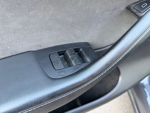Used 2023 Tesla Model Y 2WD image 17