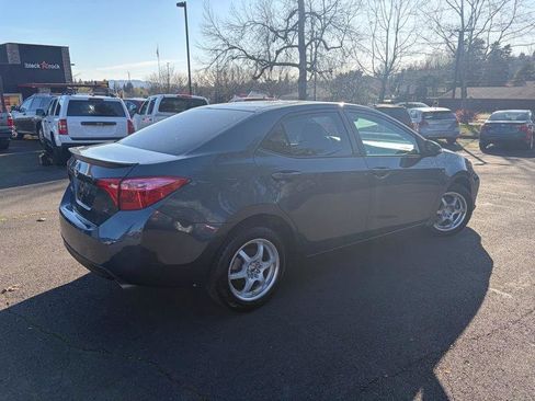 Used 2018 Toyota Corolla SE image 4