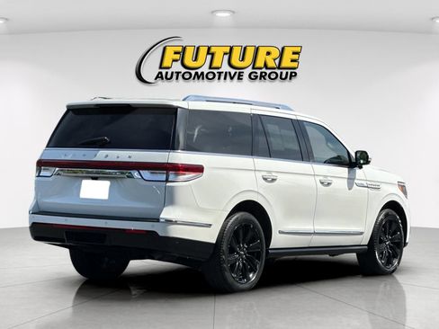 Used 2022 Lincoln Navigator Reserve AWD/4WD image 3
