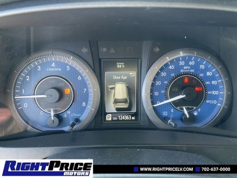 Used 2017 Toyota Sienna XLE image 13