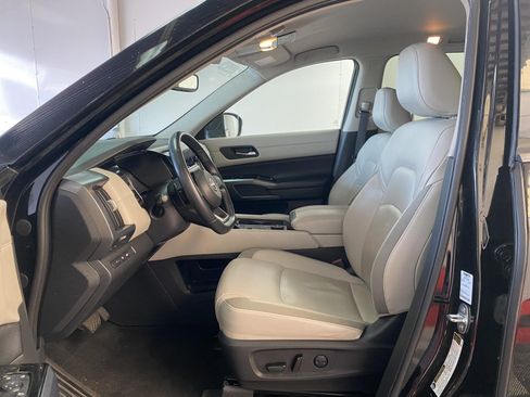 Used 2022 Nissan Pathfinder SL AWD/4WD image 21