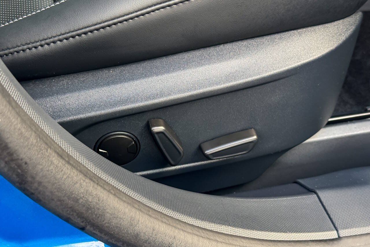 Used 2025 Ford Mustang Mach-E Premium AWD/4WD image 13