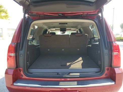 Used 2015 Chevrolet Suburban LTZ RWD image 11