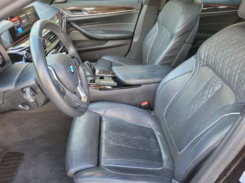 Used 2018 BMW 540i xDrive image 9