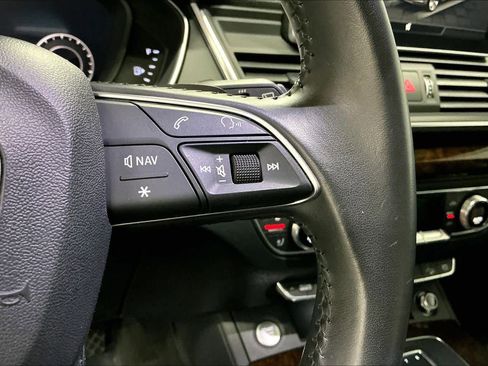 Used 2018 Audi Q5 2.0T Premium Plus w/ Premium Plus Package image 21