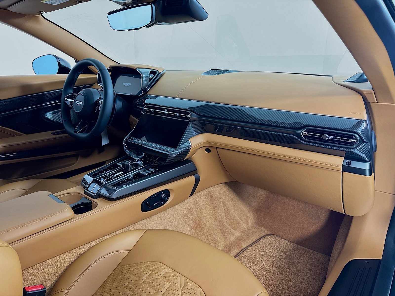 Used 2026 Aston Martin Vanquish Convertible RWD image 24