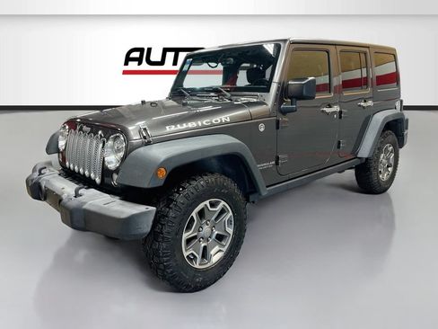 Used 2016 Jeep Wrangler Unlimited Rubicon w/ Connectivity Group AWD/4WD image 3