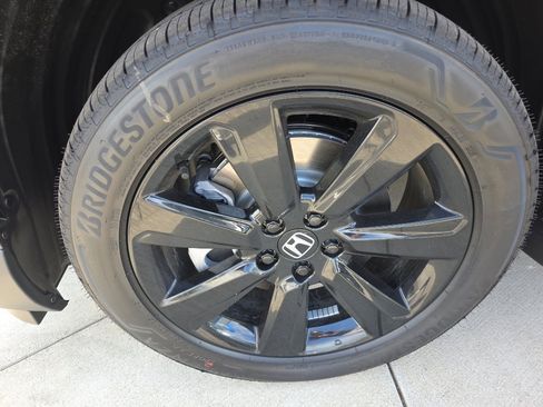 New 2025 Honda Pilot Black Edition image 11