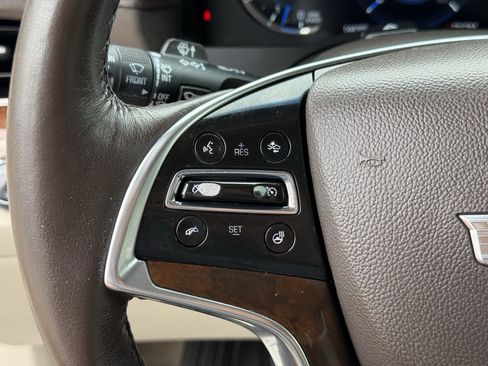 Used 2016 Cadillac Escalade Luxury RWD image 16