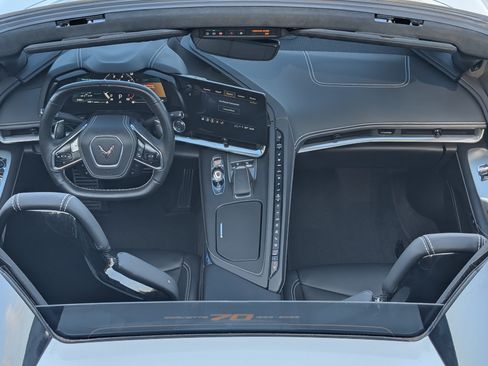 Used 2023 Chevrolet Corvette Stingray Premium Conv w/ Z51 Performance Package RWD image 21