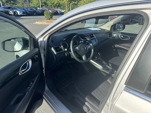 Used 2019 Nissan Sentra SV FWD image 4