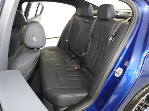 Certified 2023 BMW 530e w/ Convenience Package image 21