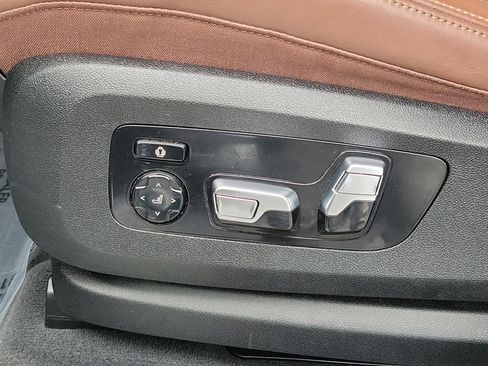 Used 2019 BMW X5 xDrive40i w/ M Sport Package image 21