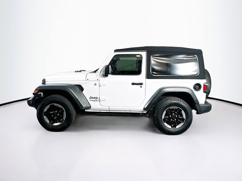 Used 2018 Jeep Wrangler Sport image 4