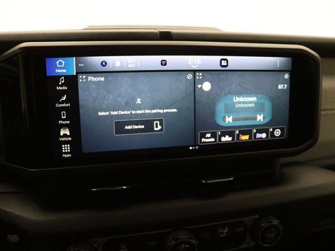 Used 2024 Jeep Gladiator Sport AWD/4WD image 22
