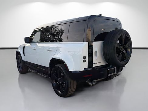 New 2026 Land Rover Defender 110 X-Dynamic SE AWD/4WD image 3