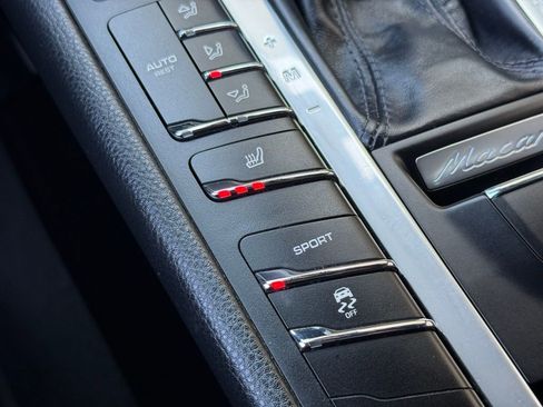 Used 2018 Porsche Macan AWD/4WD image 4