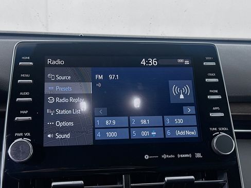 Used 2019 Toyota Avalon Limited image 21