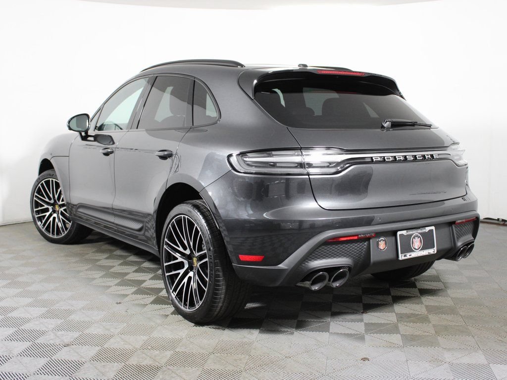 Certified 2026 Porsche Macan AWD/4WD image 3
