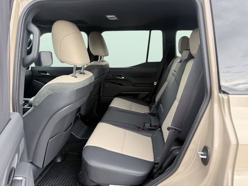 Used 2025 Lexus GX 550 image 41