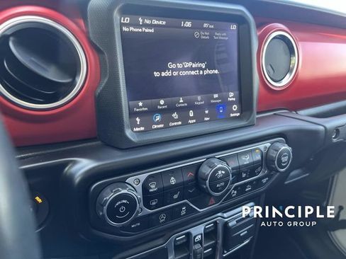 Used 2021 Jeep Gladiator Rubicon AWD/4WD image 24