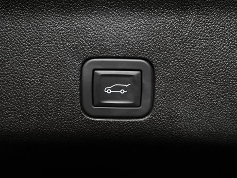 Used 2025 Cadillac Escalade ESV V w/ LPO, ONYX Package image 14